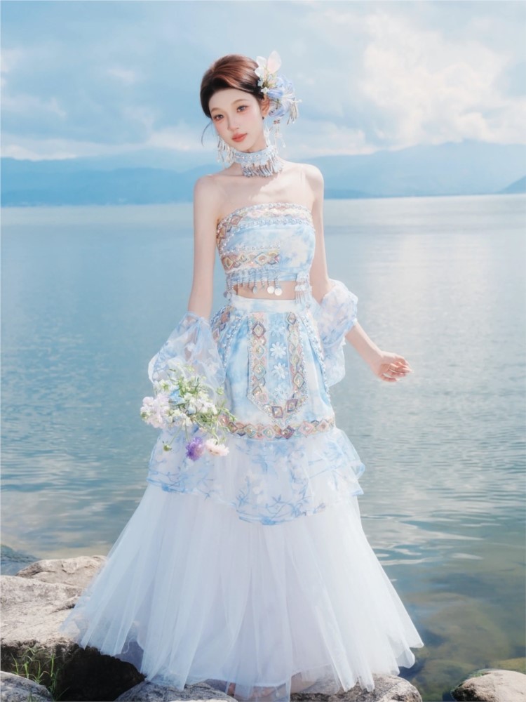 Women's suits with ethnic styl - đánh giá và giá Ethnic Fashion Shoot
