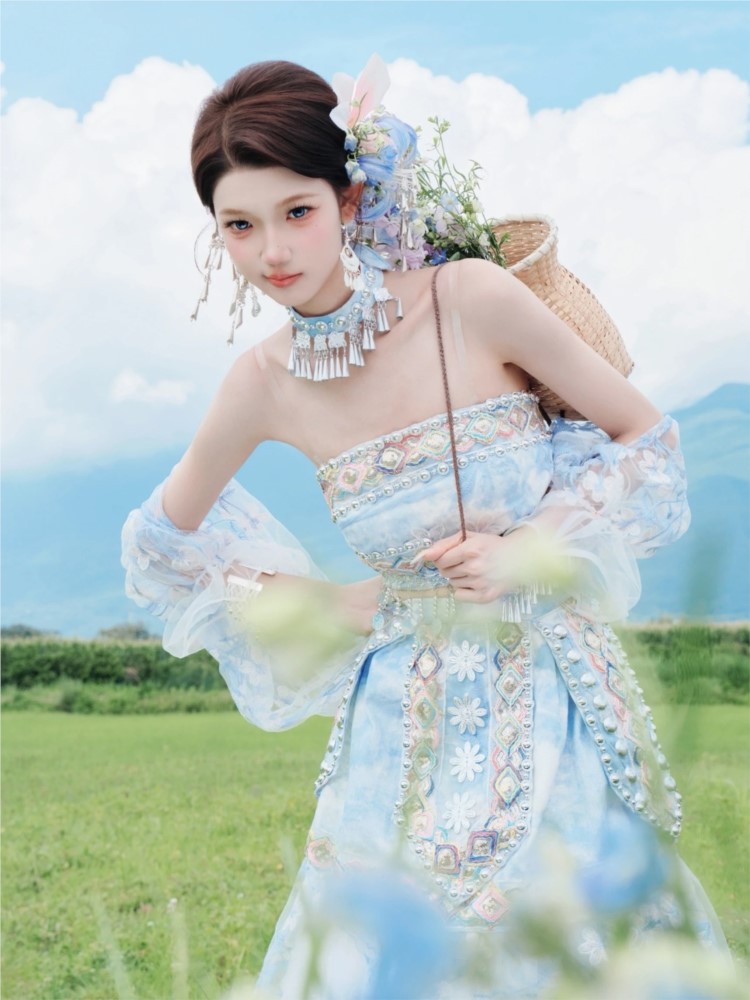 Women's suits with ethnic styl - đánh giá và giá Ethnic Fashion Shoot