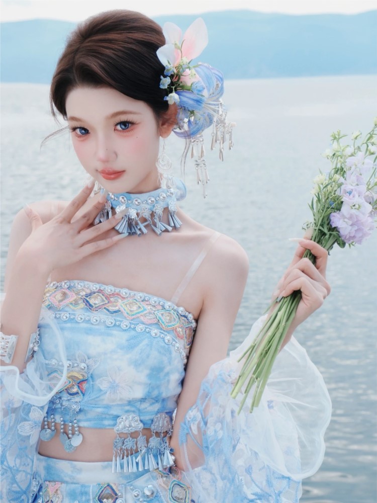 Women's suits with ethnic styl - đánh giá và giá Ethnic Fashion Shoot